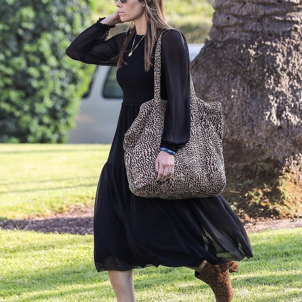 NWT Aritzia Wilfred Rosalyn Dress | Black | Size Medium